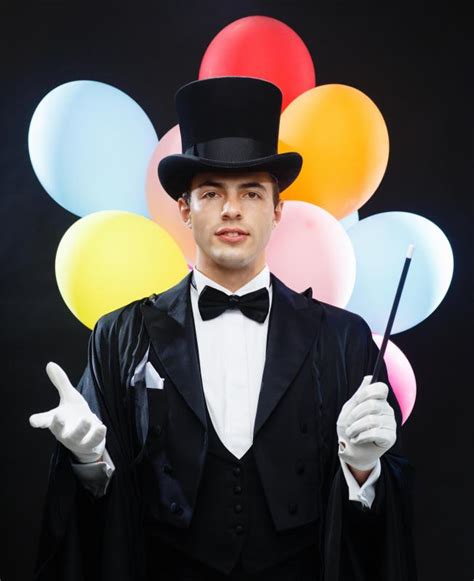 5 Reasons to Hire an Upscale Party Magician for Your Corporate Event